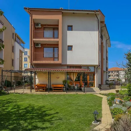 Family Double In Dafinka Pa Burgas
